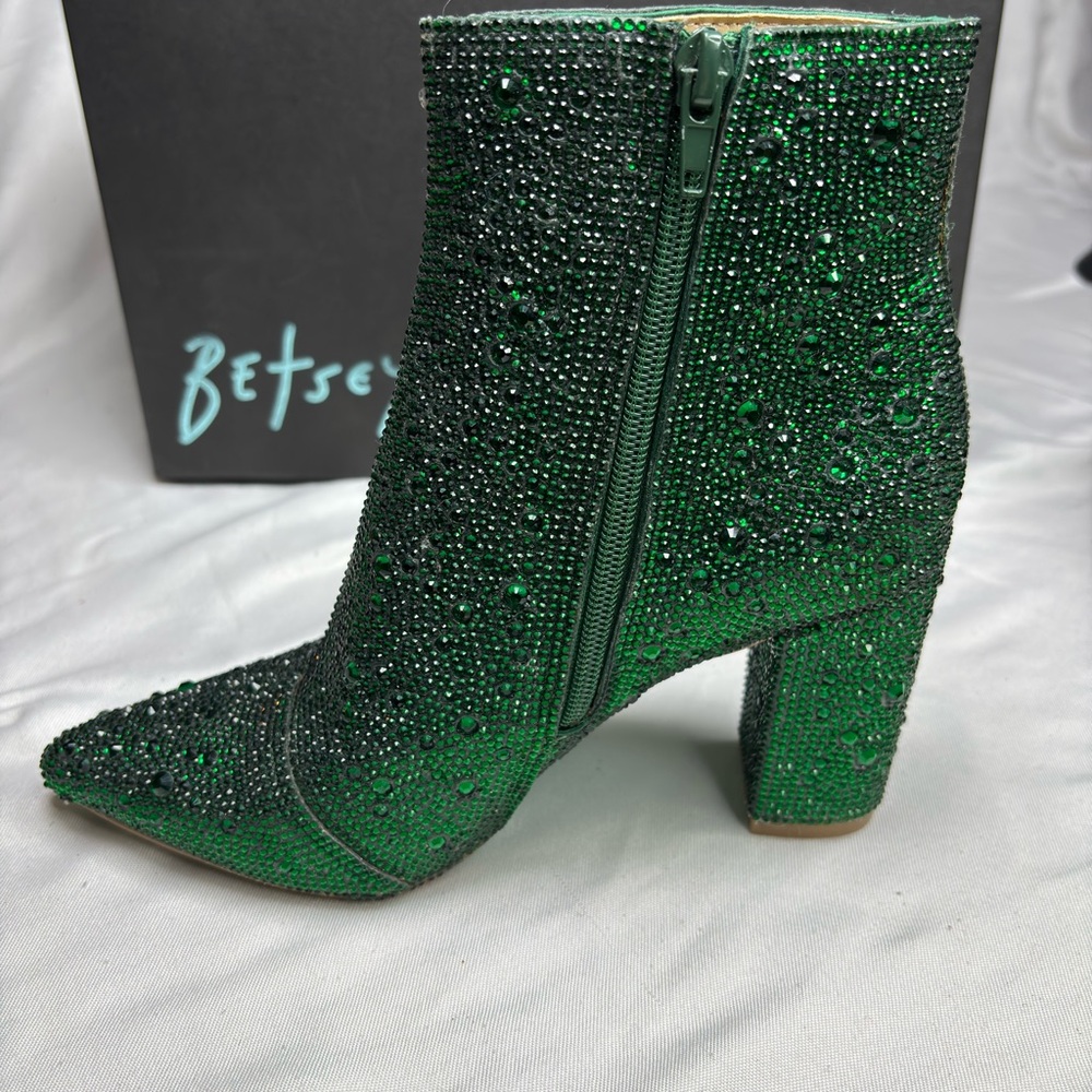 NWB Betsey Johnson Cady Emerald Rhinestone Ankle Boots.‎ SIZE 5.5 - Picture 5 of 12